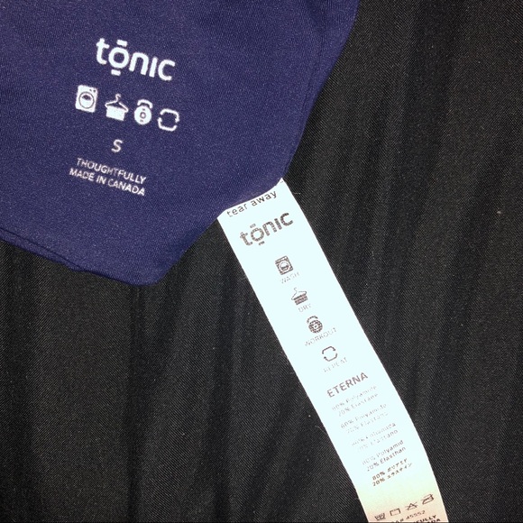 NWT sports bra with mesh detail - Picture 4 of 5